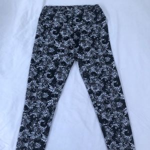 LuLaRoe leggings, black, grey and white colors, abstract/floral pattern